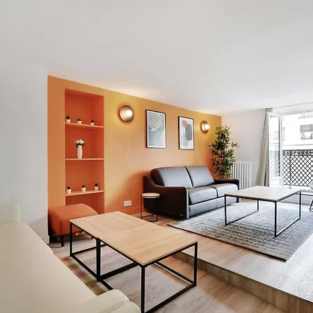 Cosy In The Heart Of Opera Apartment